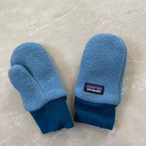 Patagonia mittens, baby